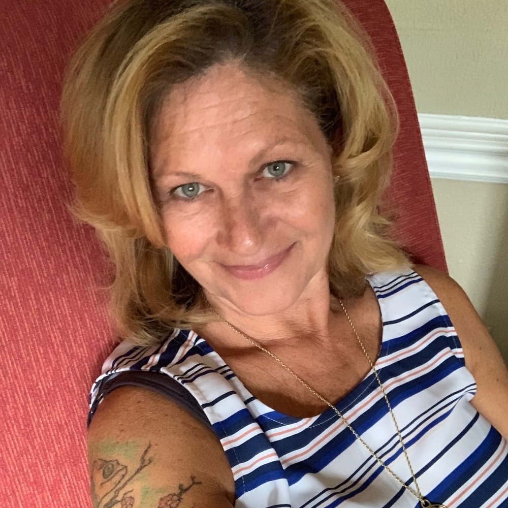 Meet your Posher, Denise